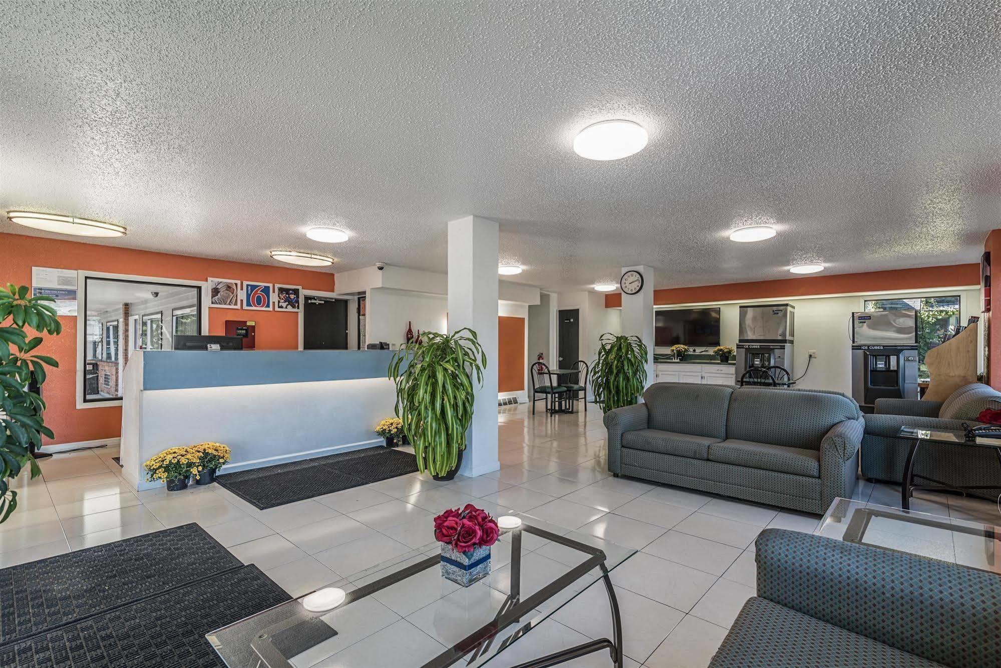 Motel 6 - Albany, Ny - Airport Bagian luar foto
